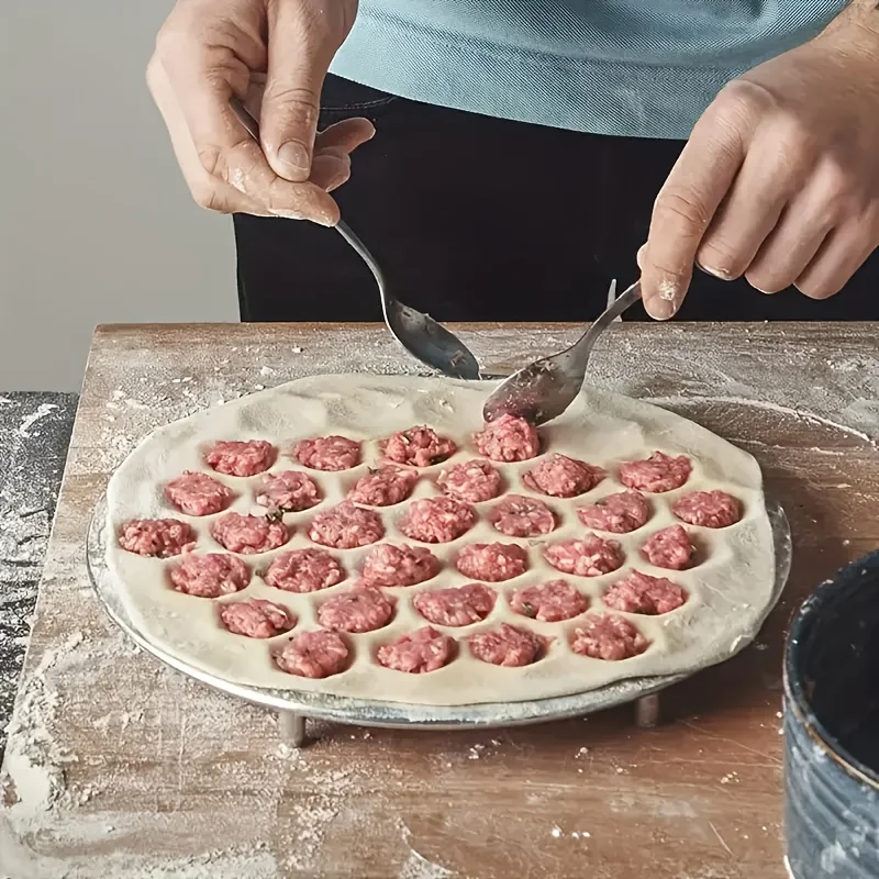 Kitchen Gadgets Pasta - Aluminium Teigtaschenformer | 37-Loch-Ravioli-Presse für Hausgemachte